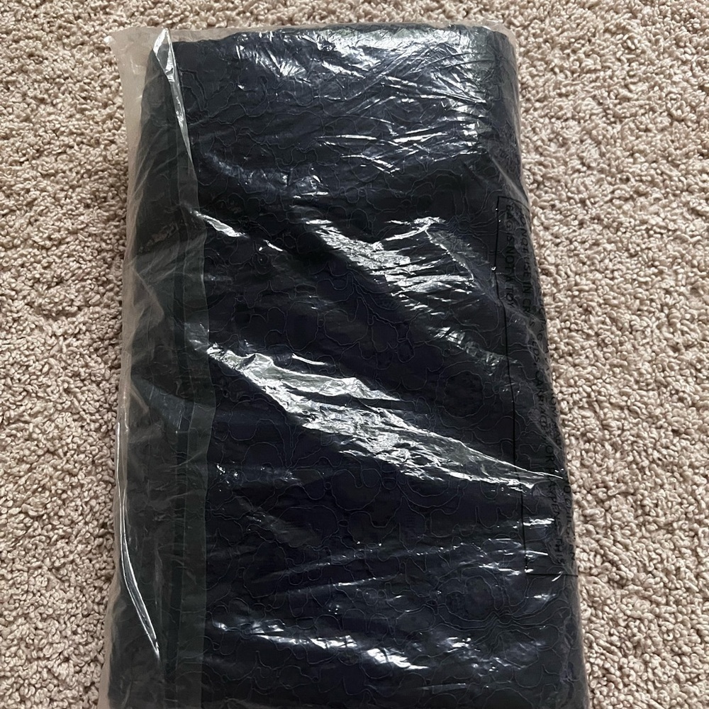 Isaac Mizrahi Midnight Blue Lace Pants - Picture 5 of 5